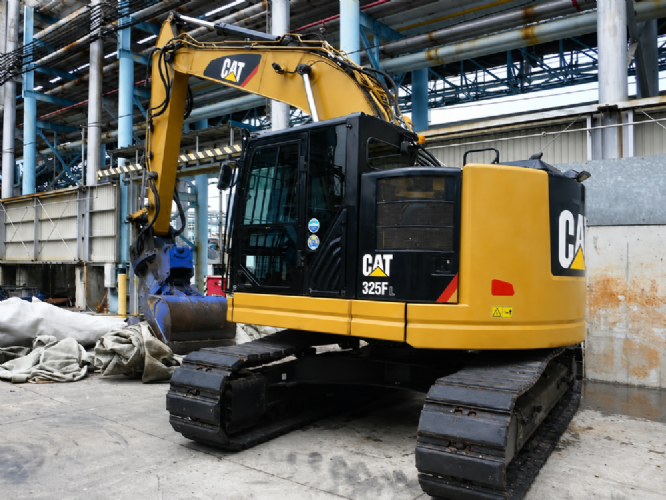 Cat 325F L 中型挖掘機