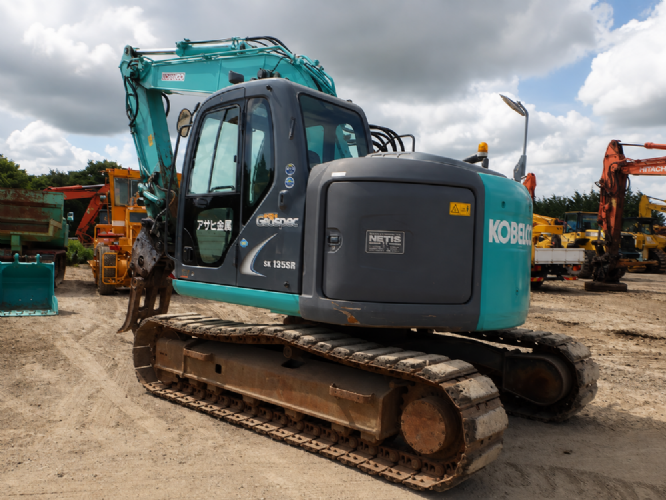 KOBELCO SK135SR 系列油壓挖土機